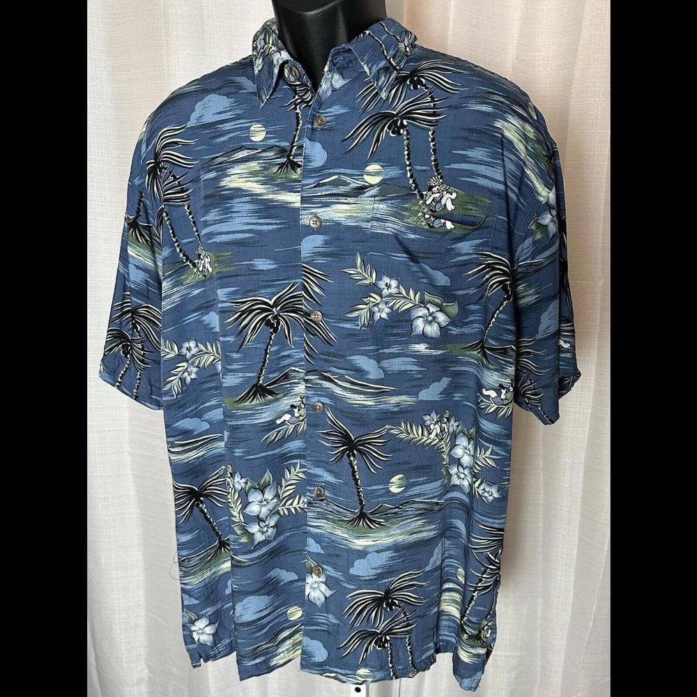 Hawaiian L shirt with dog playing ukulele palm trees Island Y2K big dogs Beach